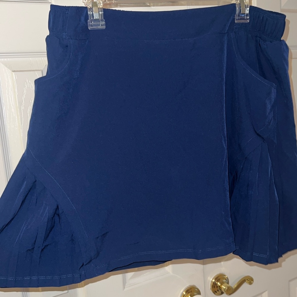 Outdoor project navy blue skort. Size xl